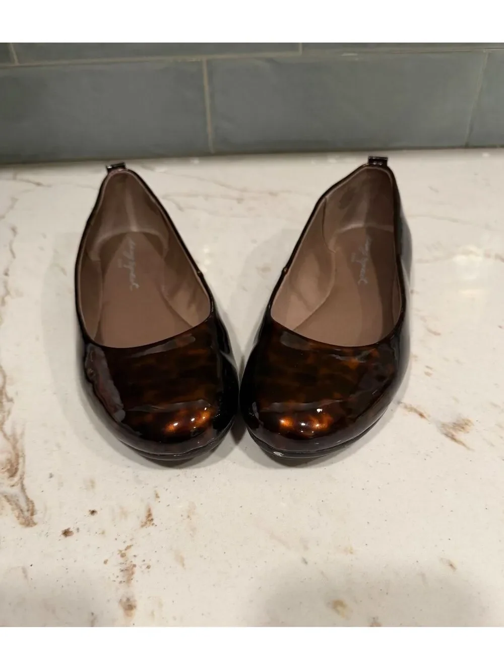 Easy Spirit Women's Tortoiseshell Patent Round Toe Ballet Flats Sz. 7.5